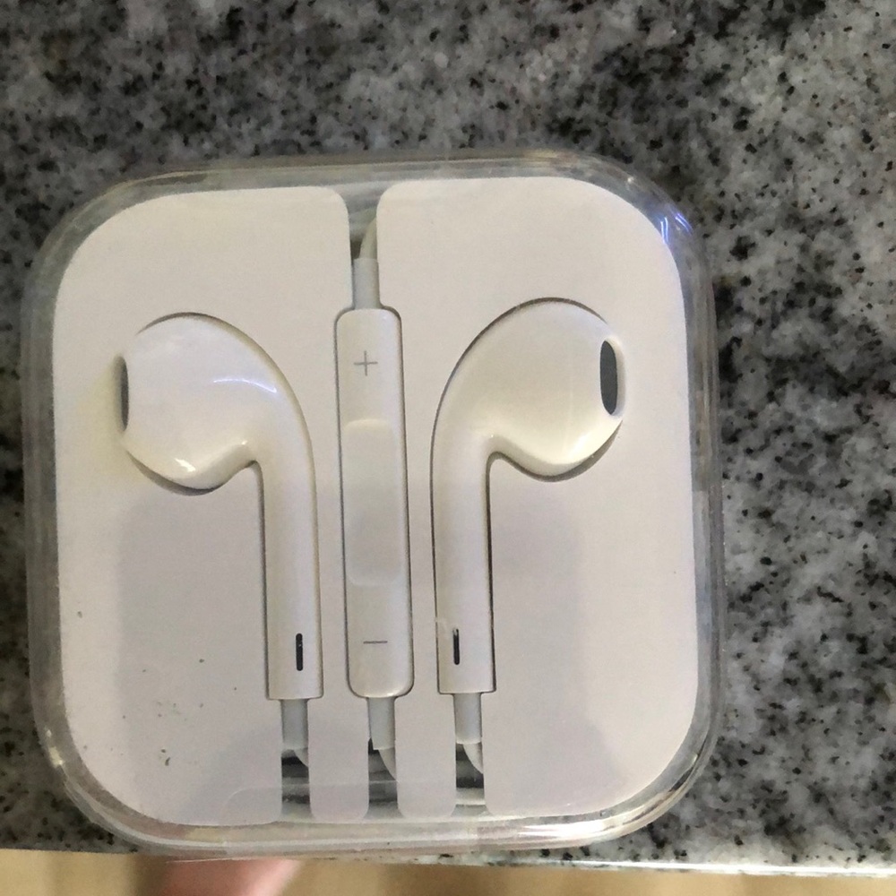 Apple White Earbud Headphones